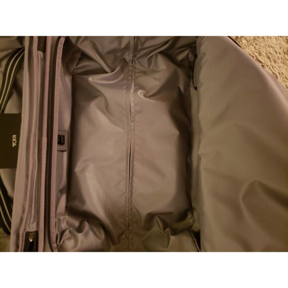 NEW TUMI International Front Pocket Expandable 4 Wheeled Carry-On BLACK GRAPHITE - Picture 11 of 13